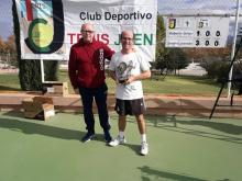 entrega-presidente-club-trofeo-campeon-absoluto-Serafin-Coronado